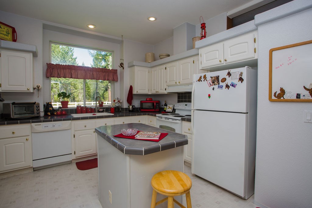 3872 C Hemlock Road Loon Lake, WA 99148 - Photo 13 of 48 Gallery Image 13
