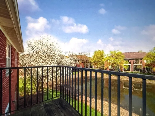 $435,900 | 1002 Kensington Drive, Northbrook, IL 60062