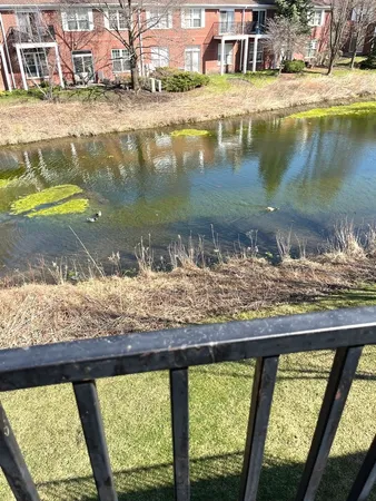 $435,900 | 1002 Kensington Drive, Northbrook, IL 60062
