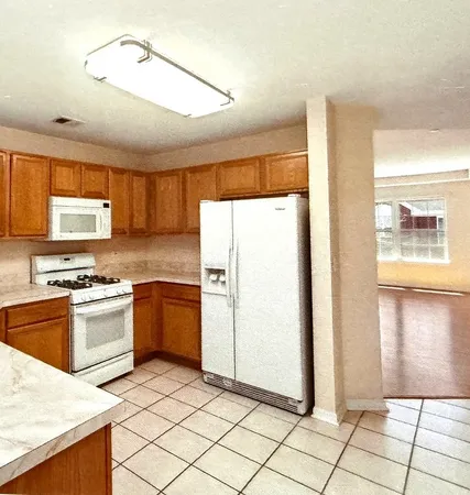 $435,900 | 1002 Kensington Drive, Northbrook, IL 60062