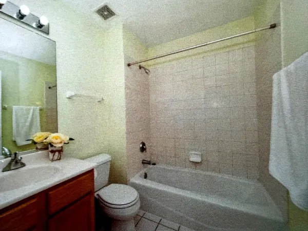 $435,900 | 1002 Kensington Drive, Northbrook, IL 60062