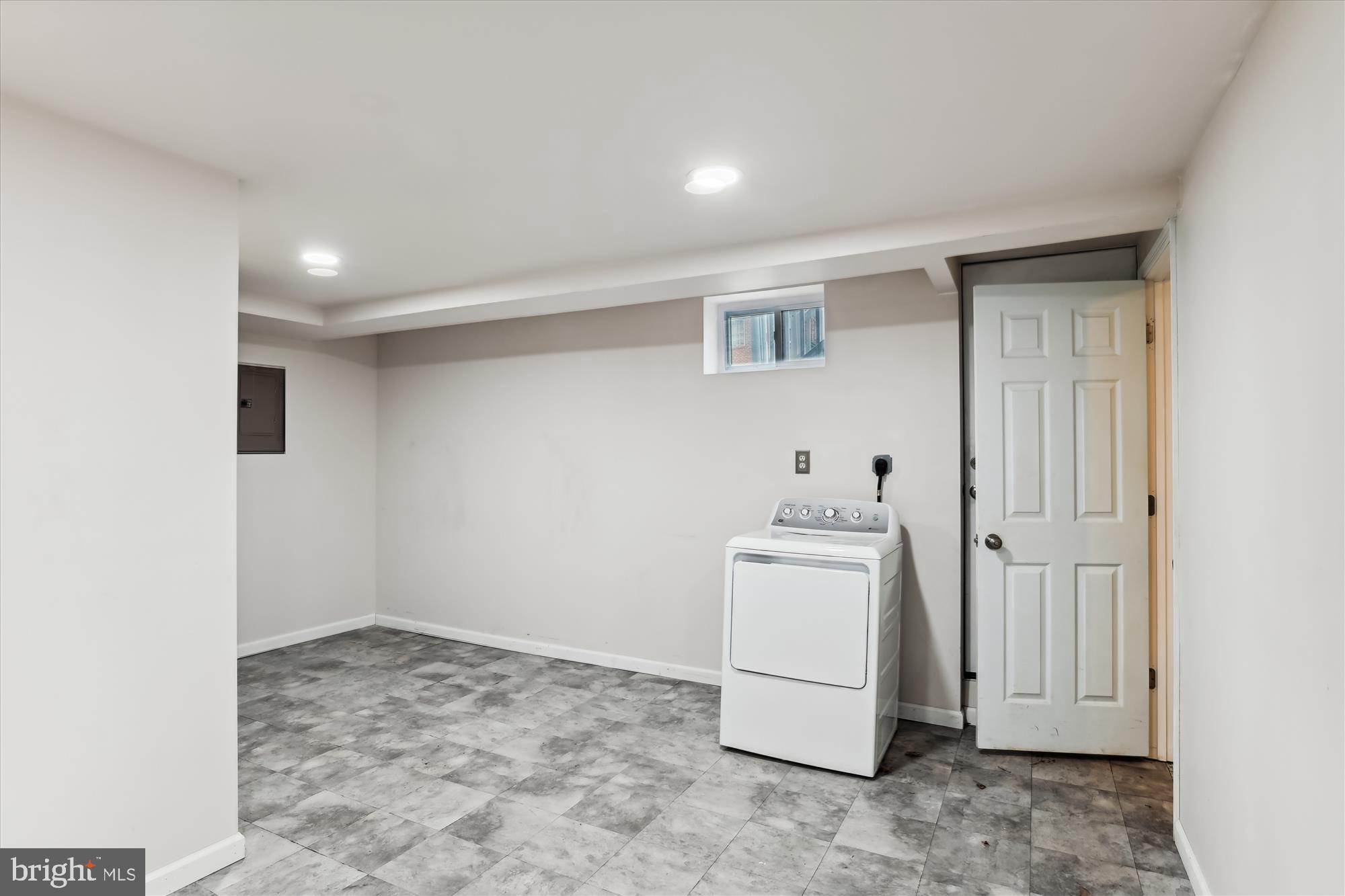 1634 Roundhill Road Baltimore, MD 21218 - Photo 16 of 20 Separate Laundry room