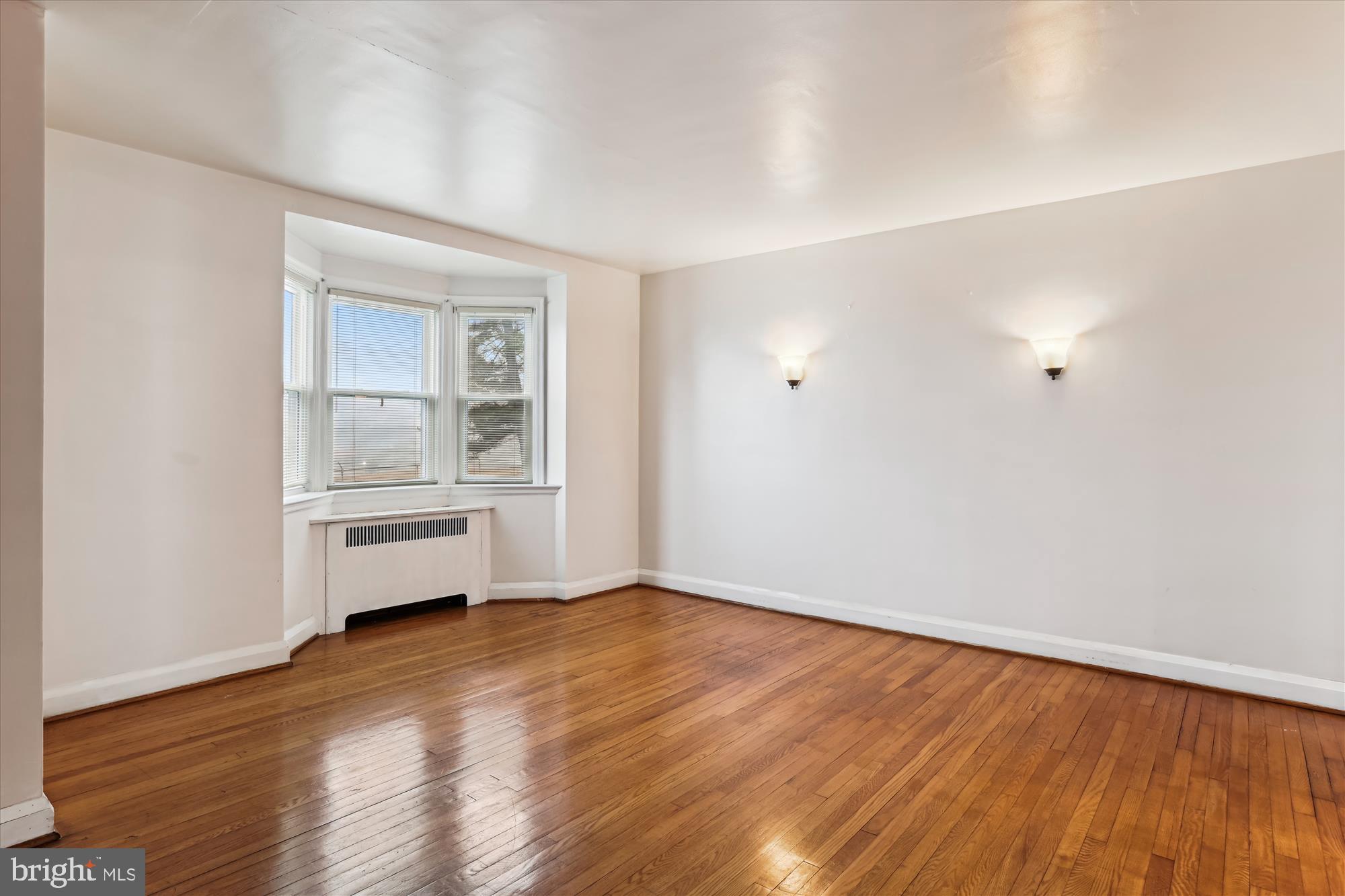 1634 Roundhill Road Baltimore, MD 21218 - Photo 2 of 20 Living Room with Bay window