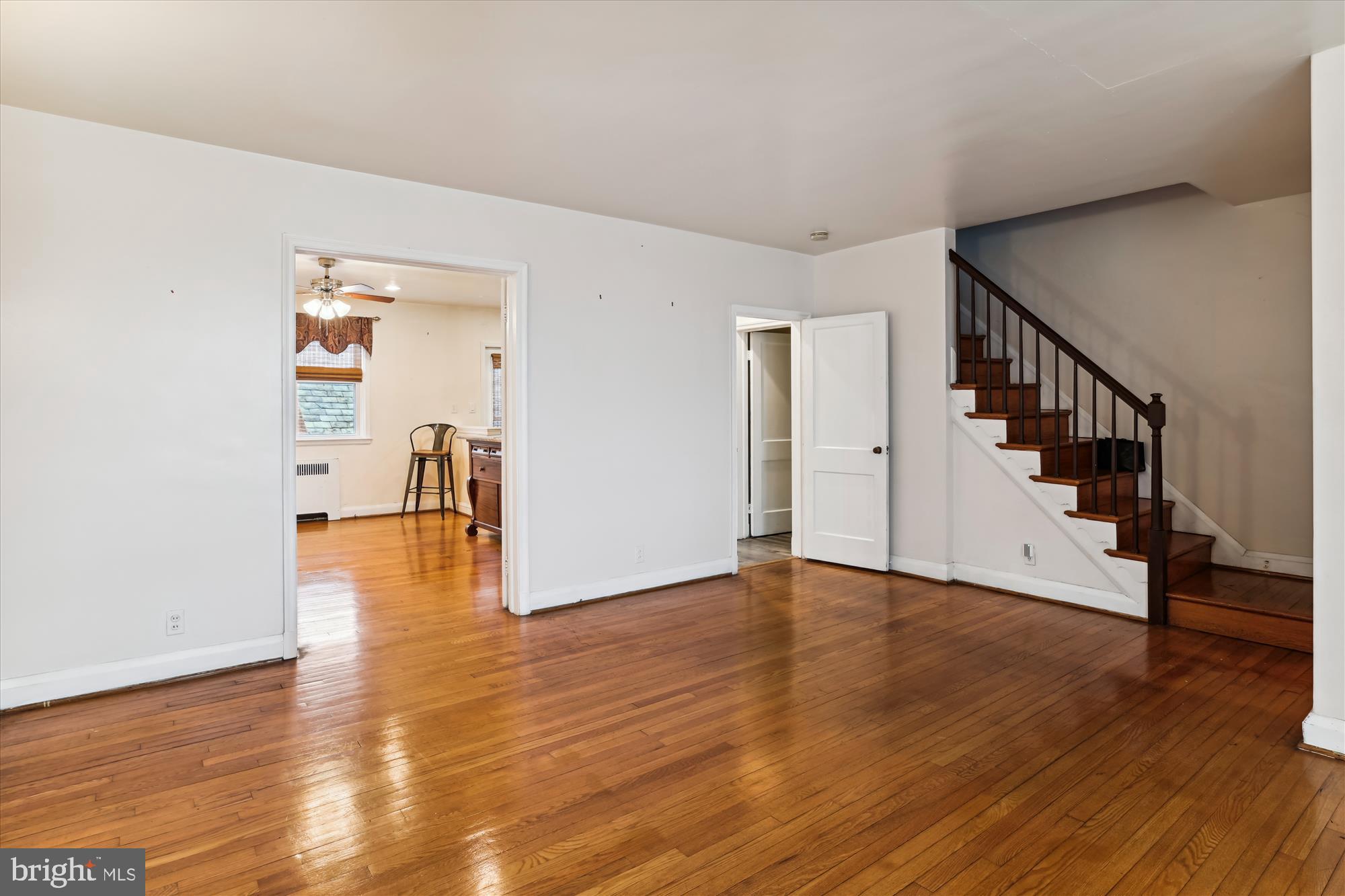 1634 Roundhill Road Baltimore, MD 21218 - Photo 3 of 20 Living Room with amazing Hardwood floor.