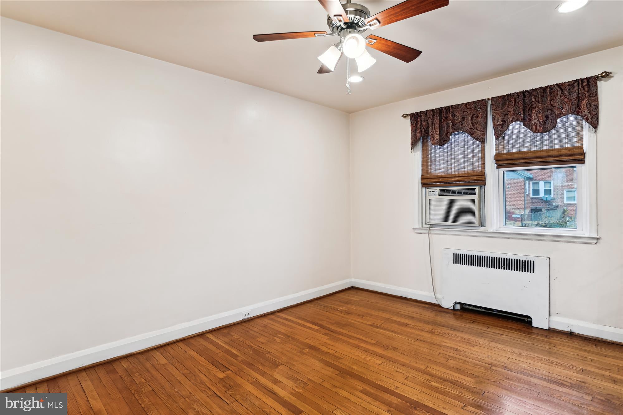 1634 Roundhill Road Baltimore, MD 21218 - Photo 4 of 20 Dining Room