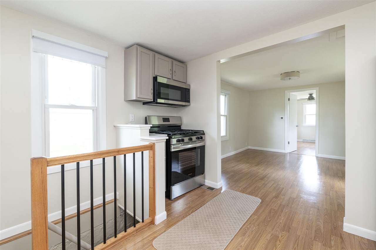 810 Constantine Street Three Rivers, MI 49093 - Photo 11 of 39