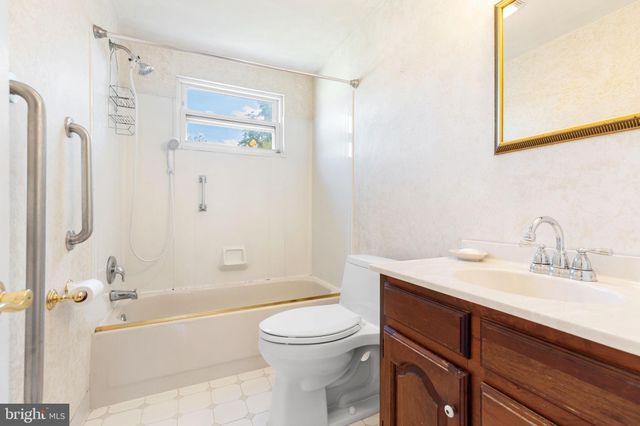 $330,000 | 223 Trimble Boulevard, Brookhaven, PA 19015