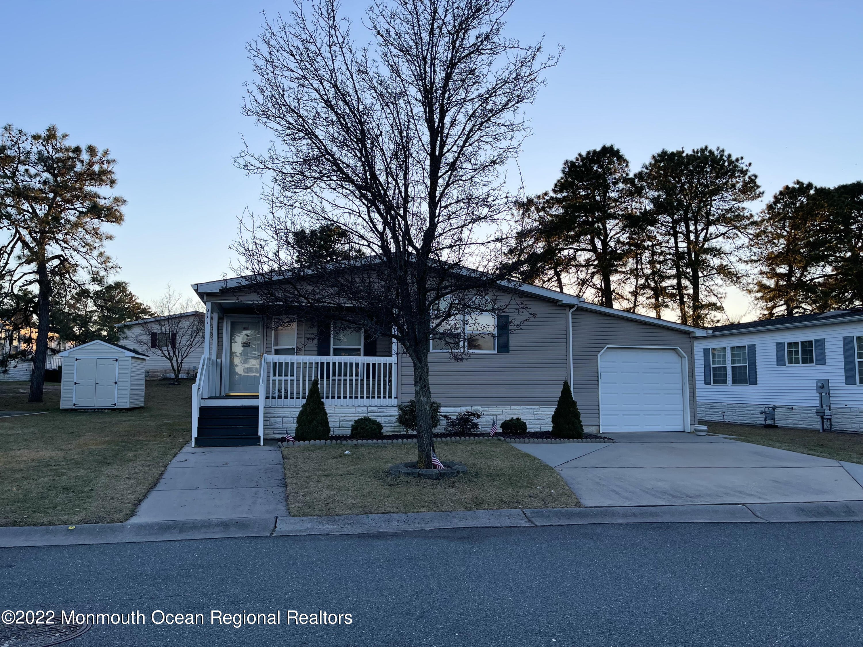 911 Oak Ridge Terrace Whiting, NJ 08759 - Photo 2 of 17 IMG_9039 2