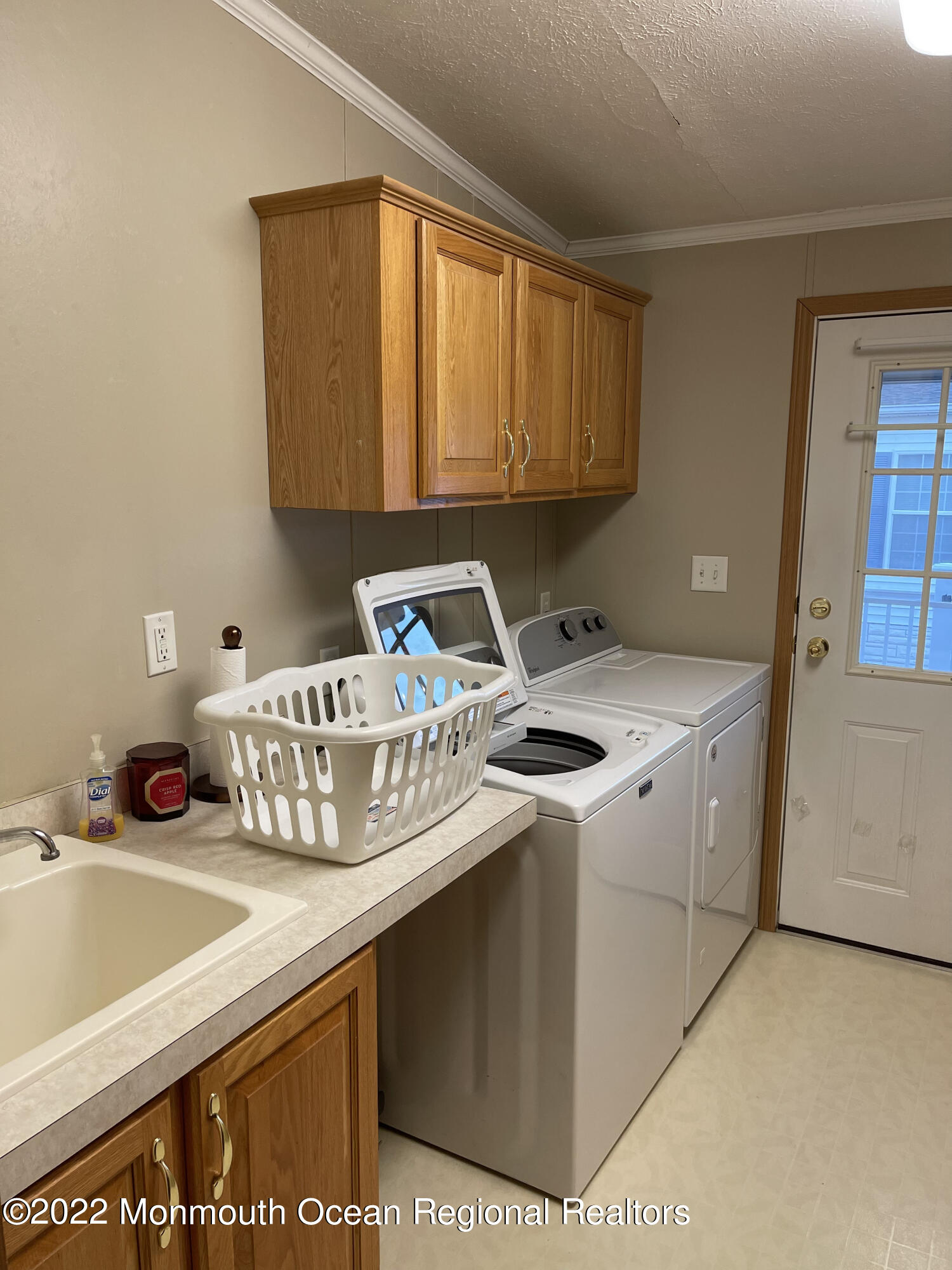 911 Oak Ridge Terrace Whiting, NJ 08759 - Photo 10 of 17 IMG_9050