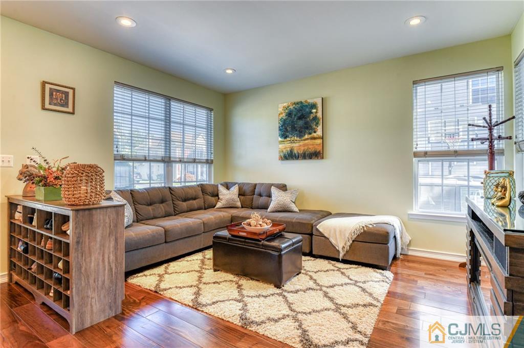70 Timber Ridge Road North Brunswick, NJ 08902 - Photo 4 of 39
