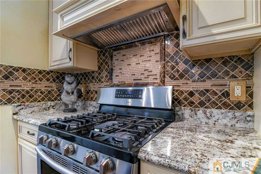 70 Timber Ridge Road North Brunswick, NJ 08902 - Photo 9 of 39