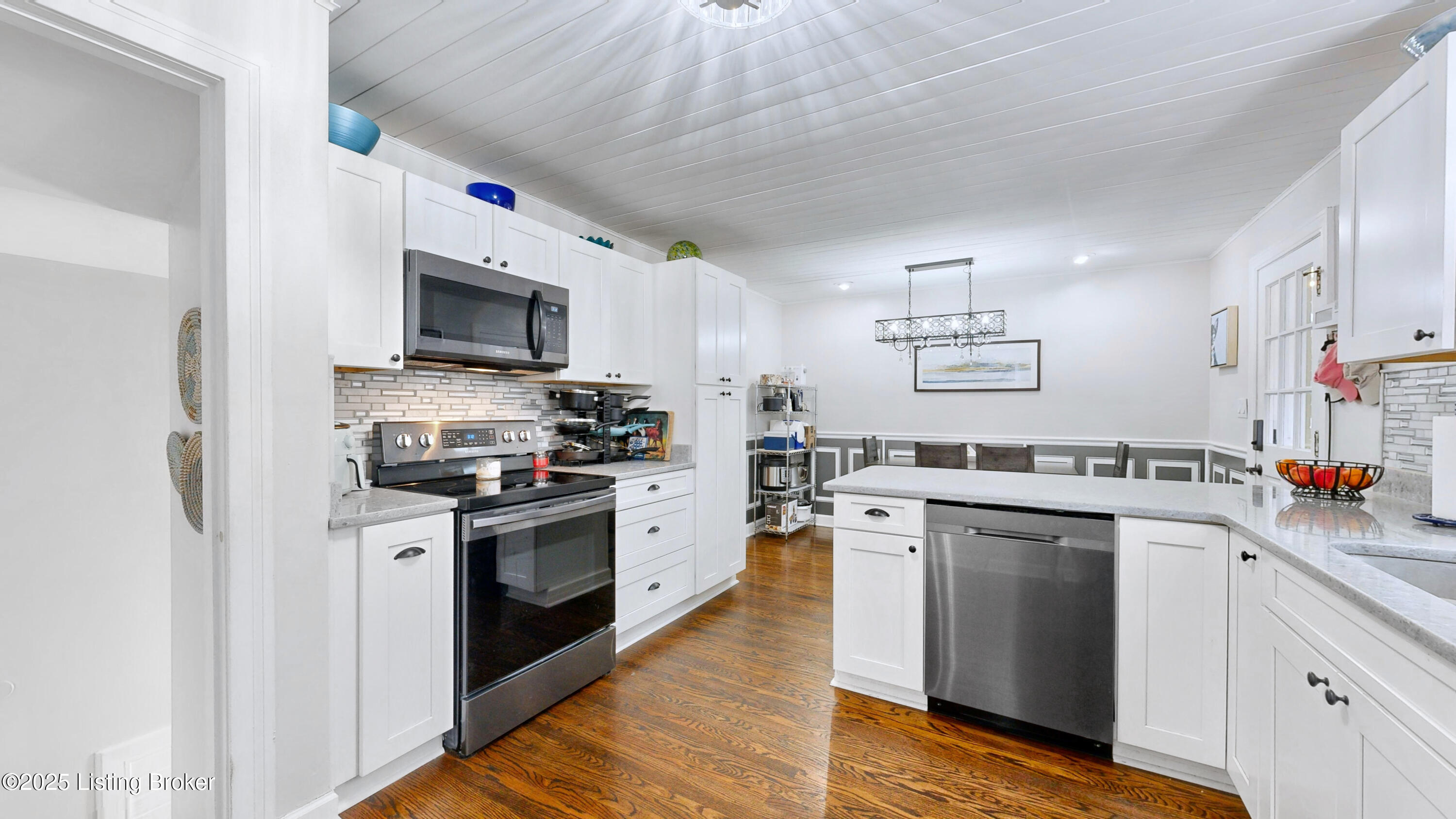305 Merriman Road Louisville, KY 40207 - Photo 12 of 48 305 Merriman Rd-13