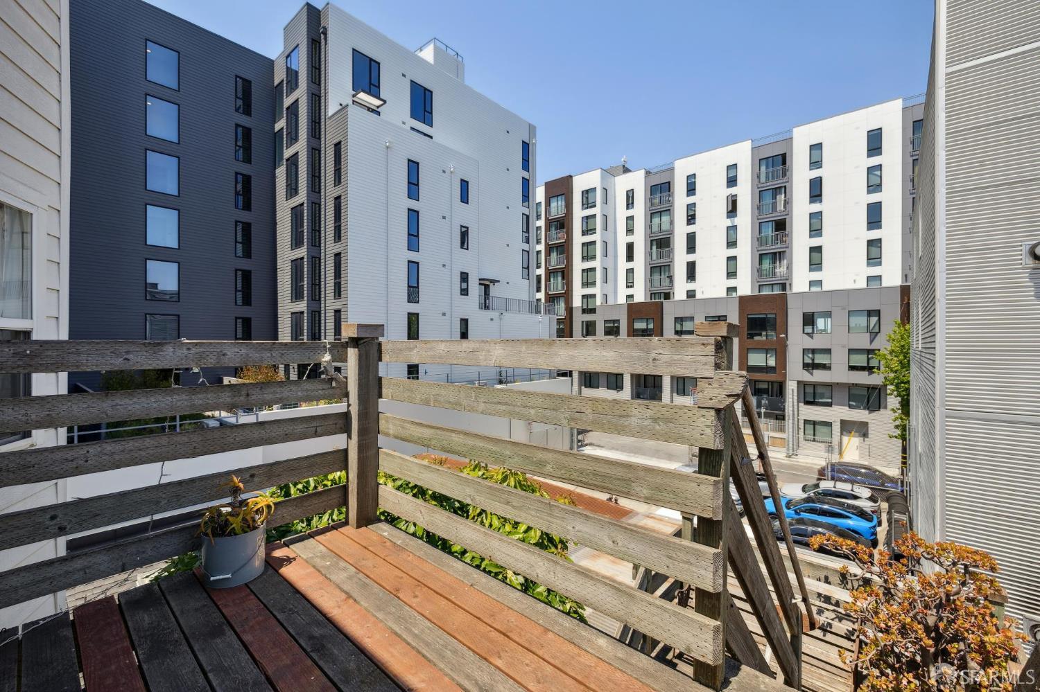 984 Harrison Street San Francisco, CA 94107 - Photo 13 of 34 a view of balcony with double vanity and outdoor seating