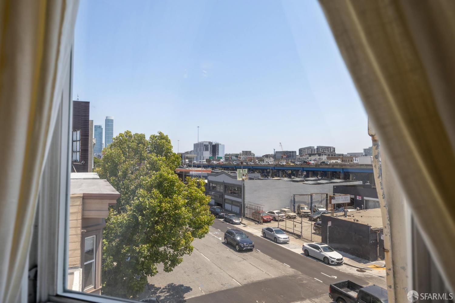 984 Harrison Street San Francisco, CA 94107 - Photo 26 of 34 a picture of city view