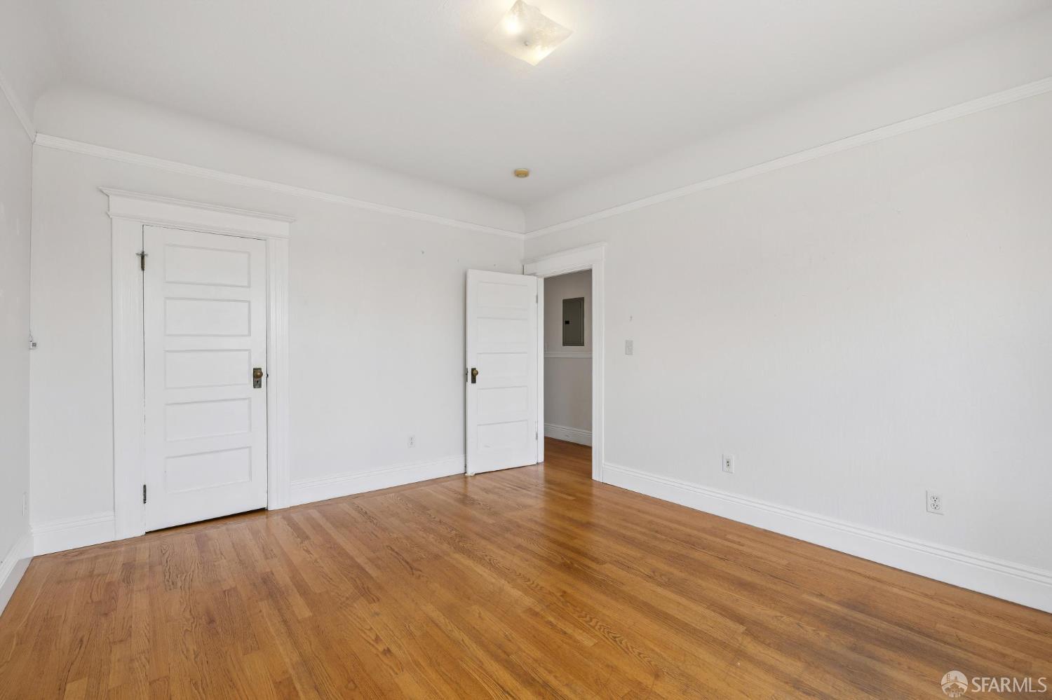 984 Harrison Street San Francisco, CA 94107 - Photo 27 of 34 a view of an empty room and wooden floor