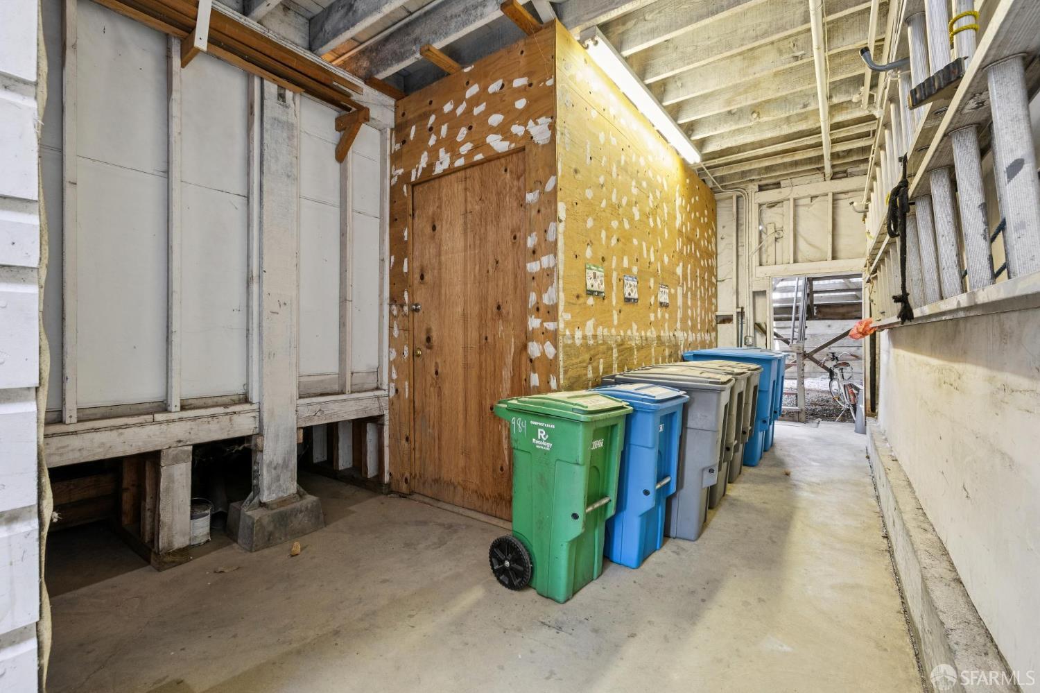 984 Harrison Street San Francisco, CA 94107 - Photo 30 of 34 a view of an outdoor space with porch