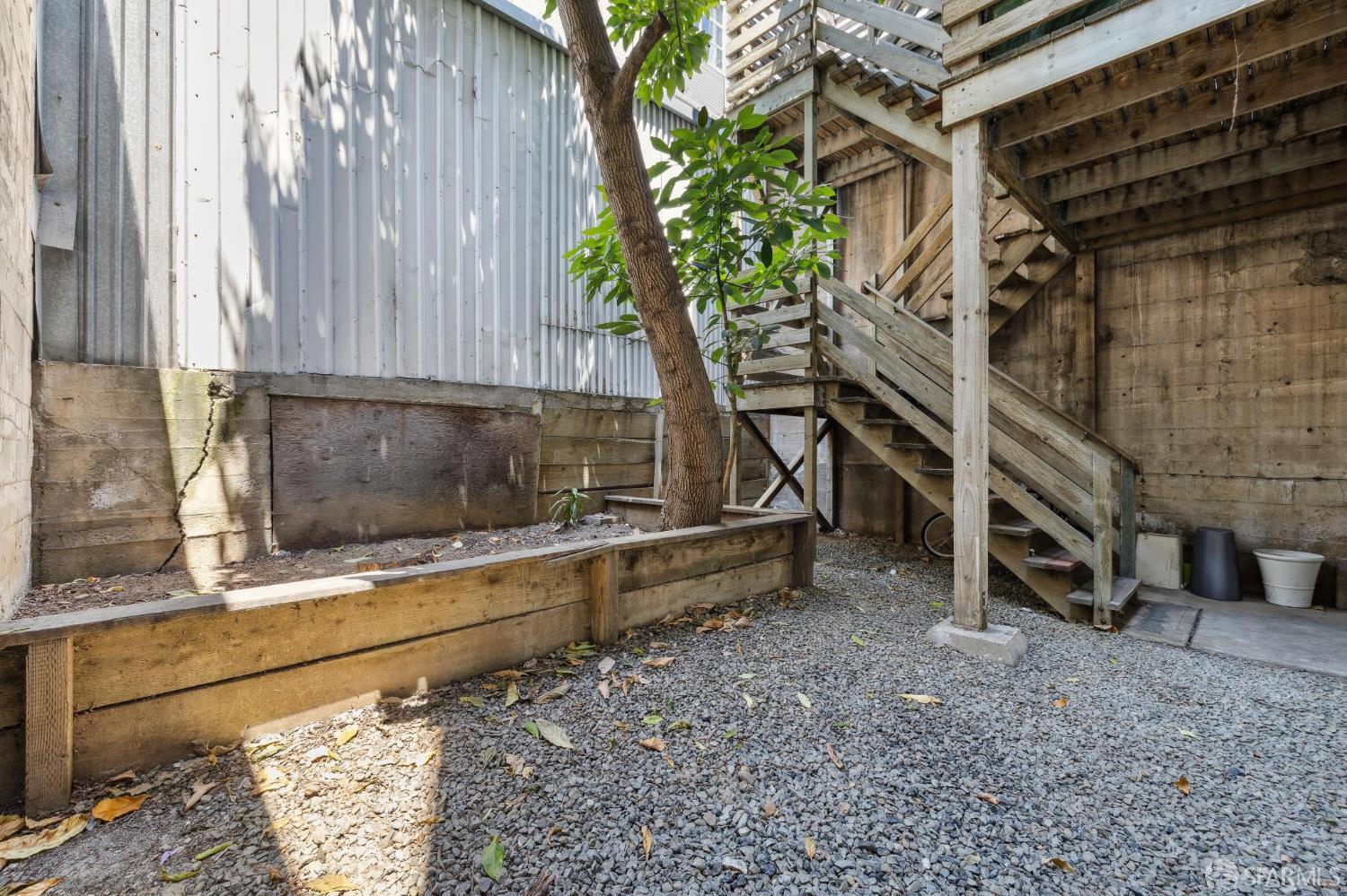 984 Harrison Street San Francisco, CA 94107 - Photo 32 of 34 a view of an outdoor space