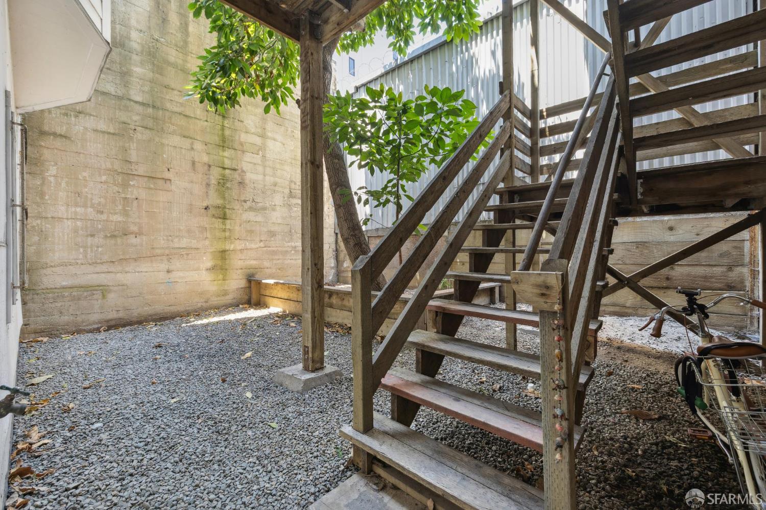 984 Harrison Street San Francisco, CA 94107 - Photo 33 of 34 a view of stairs with wooden floor