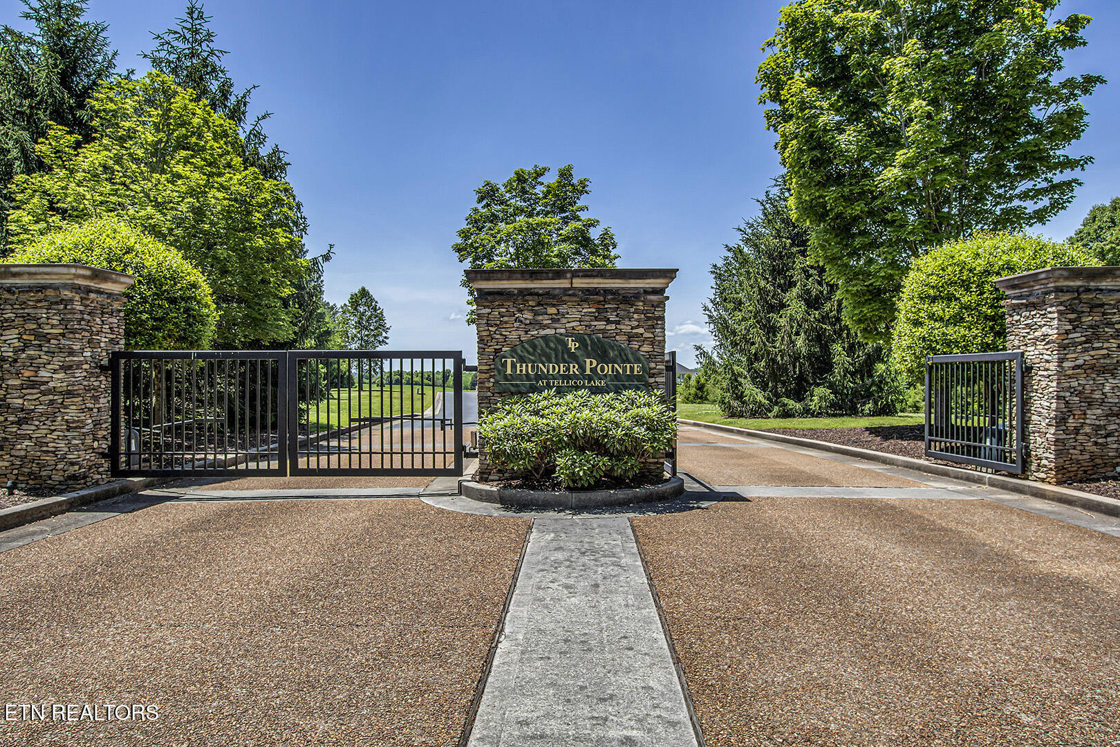 220 Thunder Road Vonore, TN 37885 - Photo 2 of 60 02_TP-EntranceGate