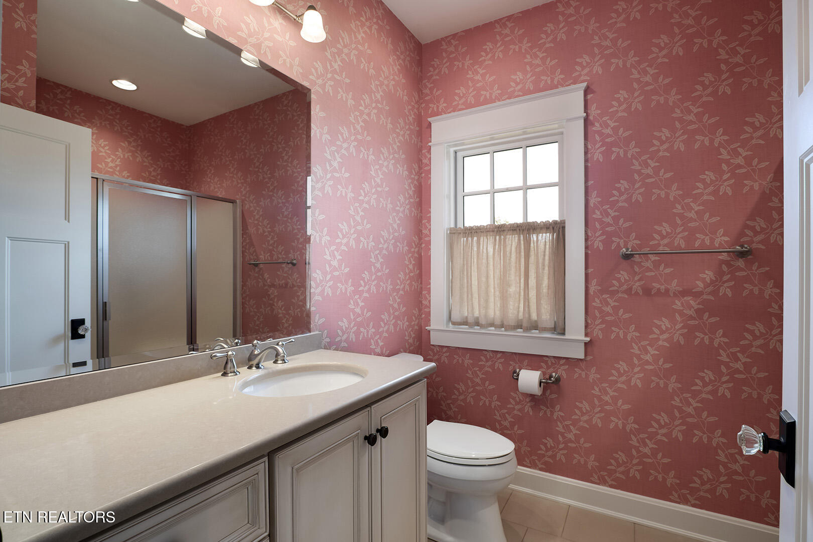 220 Thunder Road Vonore, TN 37885 - Photo 44 of 60 45_ThunderRoad_220_GuestBath3
