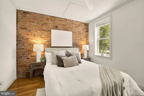 $649,000 | 260 Warren Street Northeast, Washington, DC 20002