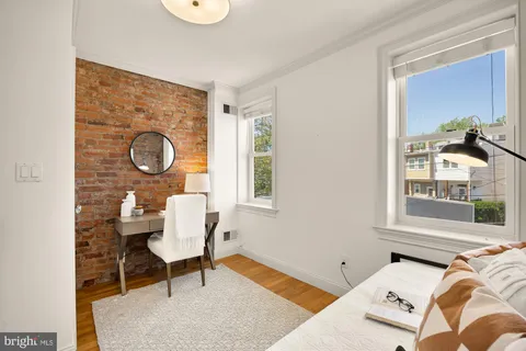 $649,000 | 260 Warren Street Northeast, Washington, DC 20002