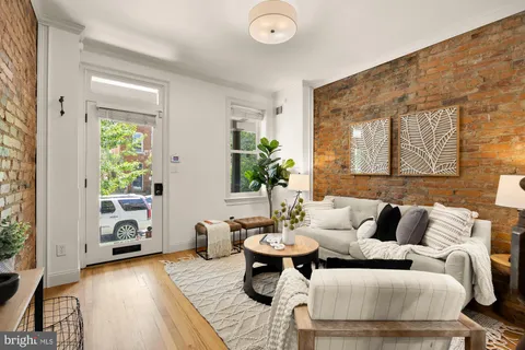 $649,000 | 260 Warren Street Northeast, Washington, DC 20002