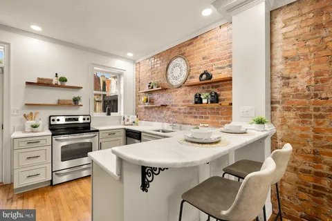 $649,000 | 260 Warren Street Northeast, Washington, DC 20002