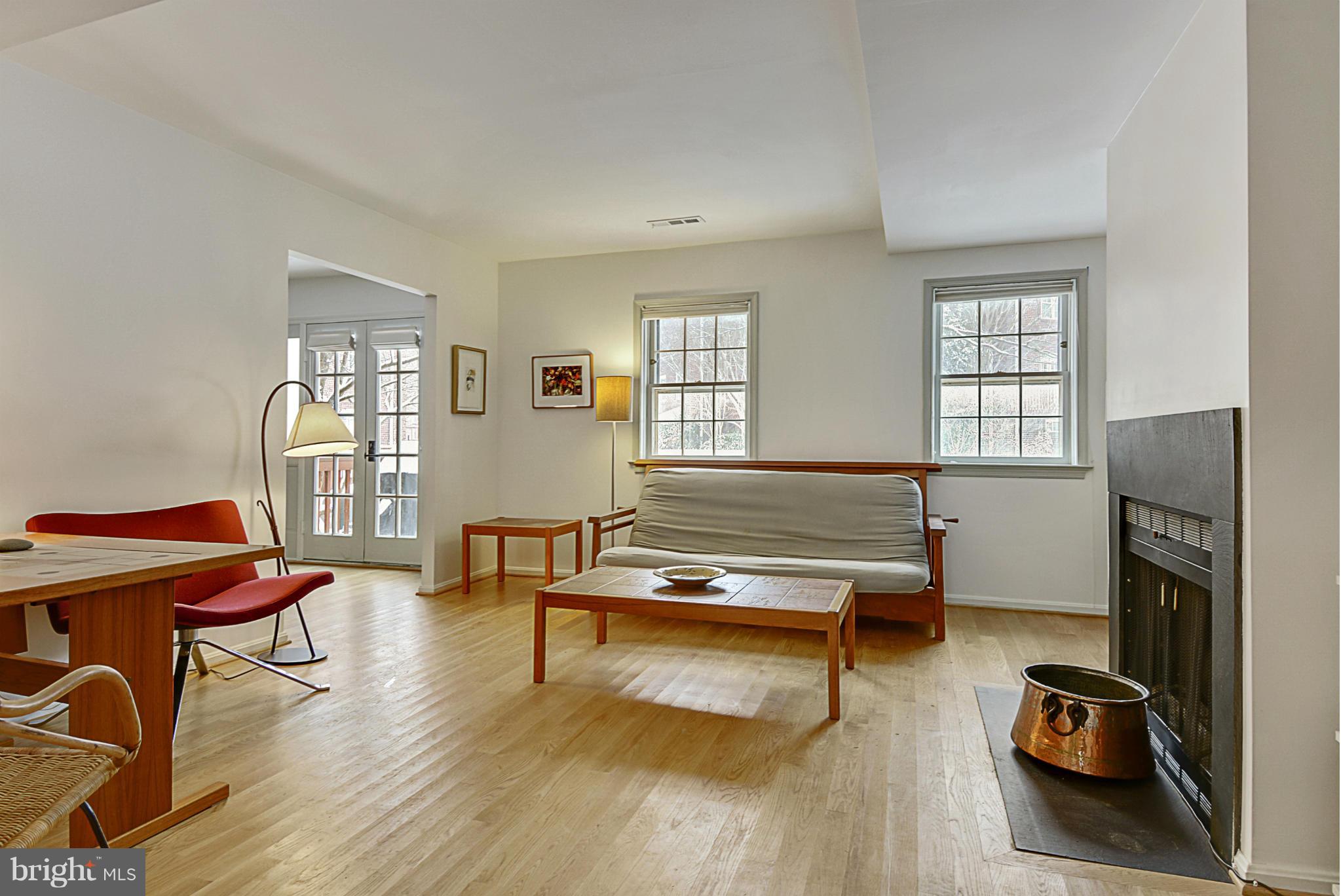 6681 Hillandale Road, Unit 124 Chevy Chase, MD 20815 - Photo 11 of 25 Living Room