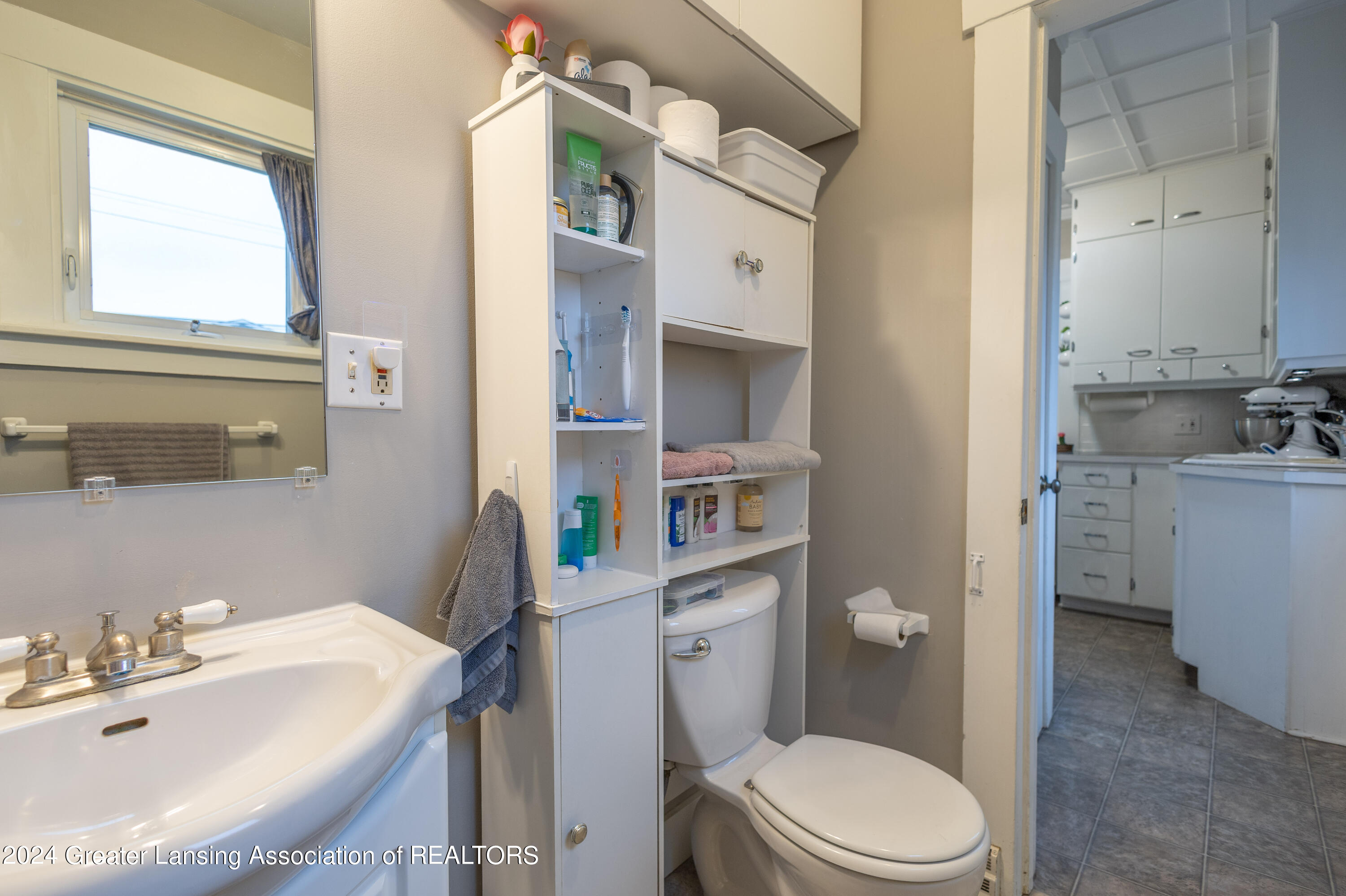419 Strathmore Road Lansing, MI 48910 - Photo 19 of 39 Strathmore-15