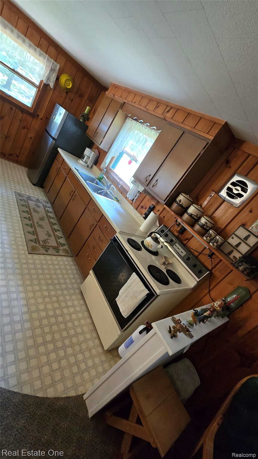 4233 Pheasant Road Lincoln, MI 48742 - Photo 13 of 27 Kitchen