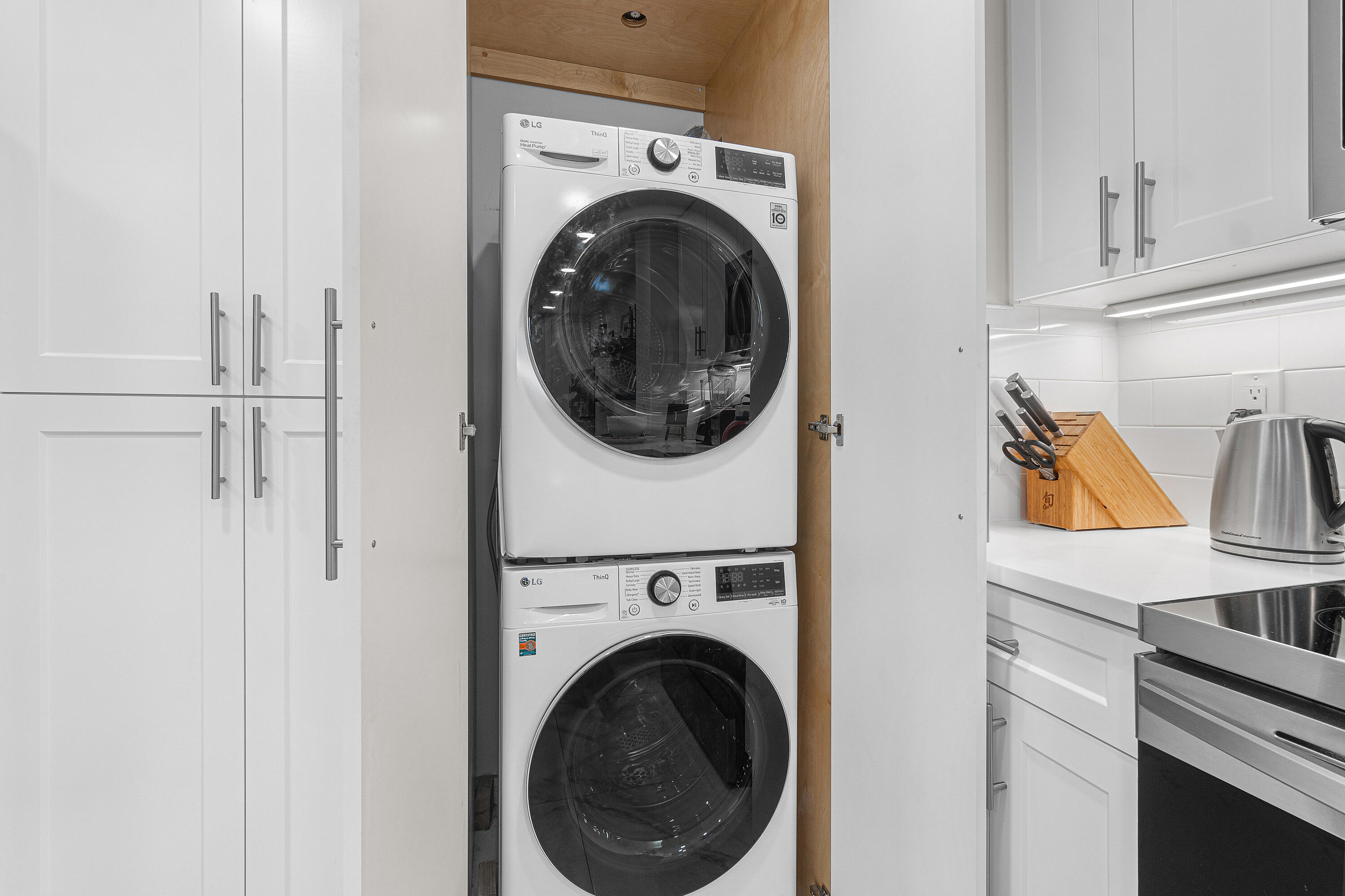7768 Lakeside Boulevard, Unit 533 Boca Raton, FL 33434 - Photo 11 of 29 Laundry Closet