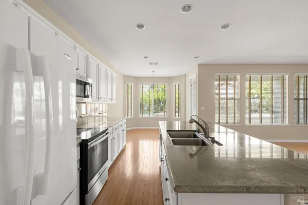 $2,400 | 505 Marianna Place, Rio Vista, CA 94571