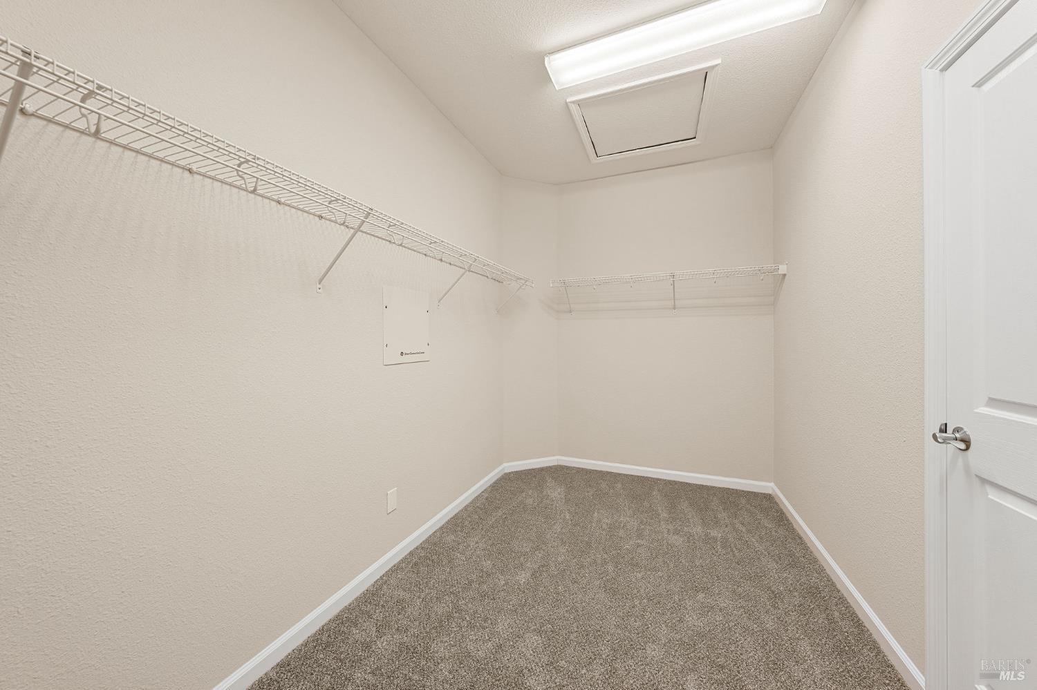 505 Marianna Place Rio Vista, CA 94571 - Photo 21 of 33 a very nice looking room