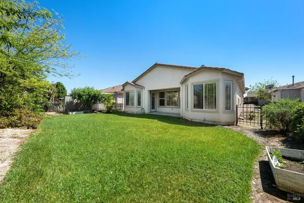 $2,400 | 505 Marianna Place, Rio Vista, CA 94571