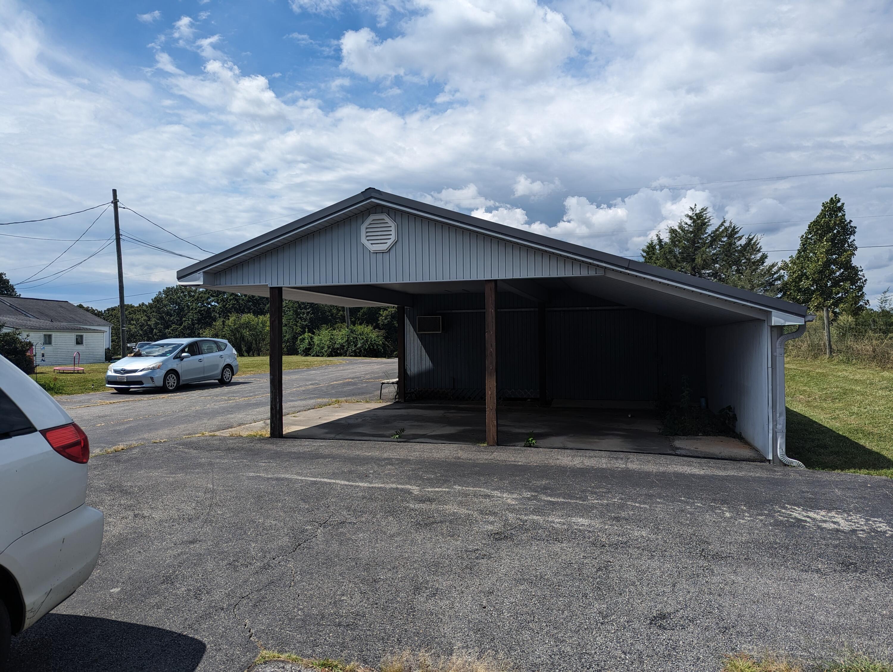 1715 Ball Park Road Rocky Mount, VA 24151 - Photo 8 of 44 PXL_20250903_173743577