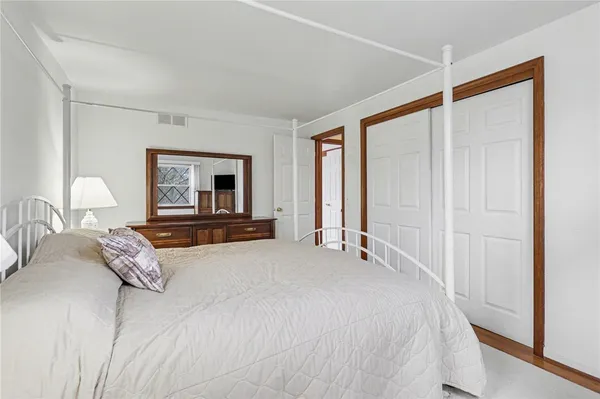 $299,900 | 45 Kings Gate South, Irondequoit, NY 14617