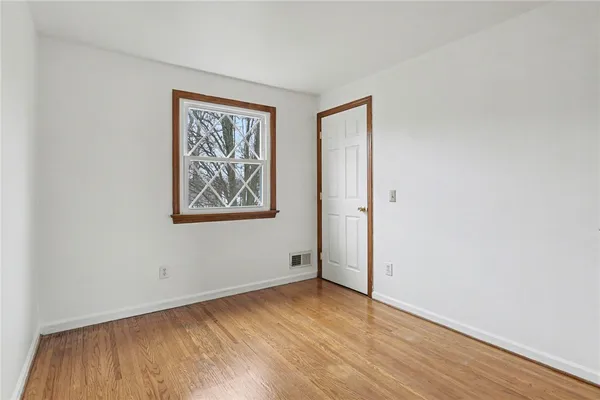 $299,900 | 45 Kings Gate South, Irondequoit, NY 14617