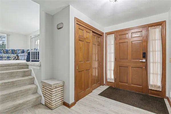 $299,900 | 45 Kings Gate South, Irondequoit, NY 14617