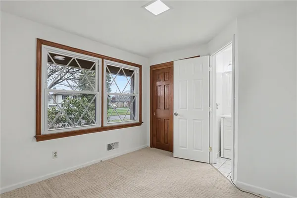 $299,900 | 45 Kings Gate South, Irondequoit, NY 14617