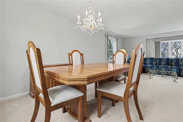 $299,900 | 45 Kings Gate South, Irondequoit, NY 14617