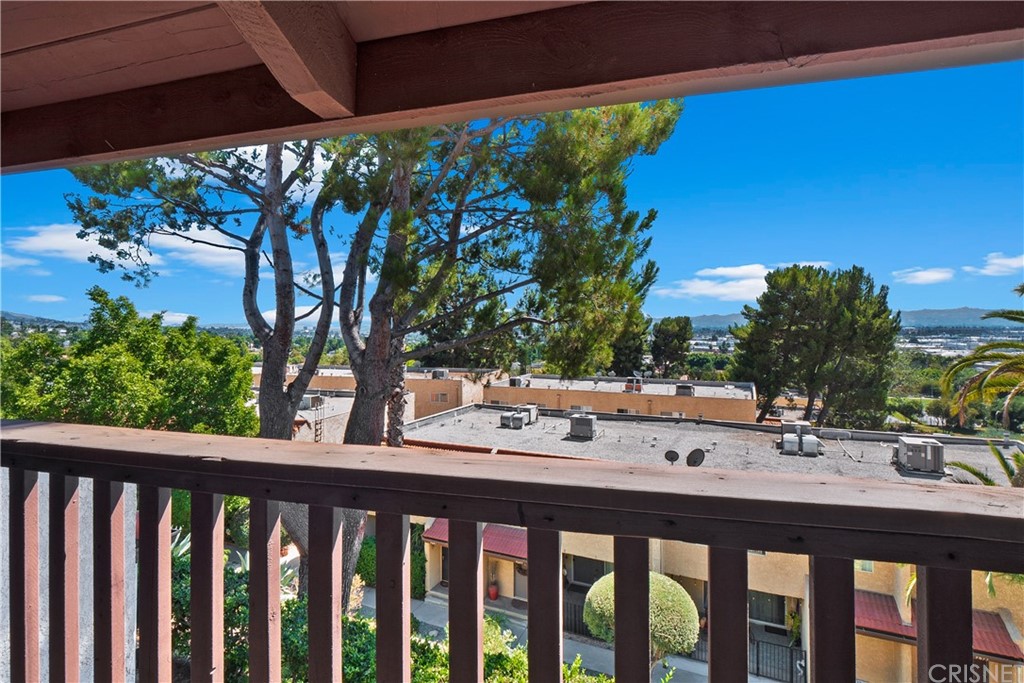 7739 Vía Capri Burbank, CA 91504 - Photo 11 of 33