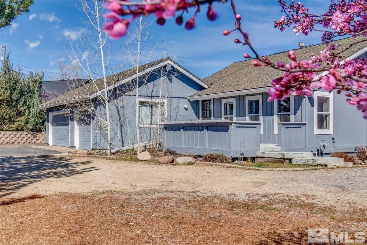 30 Black Pool Court Reno, NV 89511 - Photo 3 of 38 Photo 3