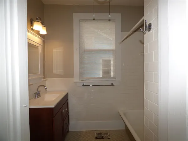 $1,795 | 447 Dickinson Street, Memphis, TN 38112