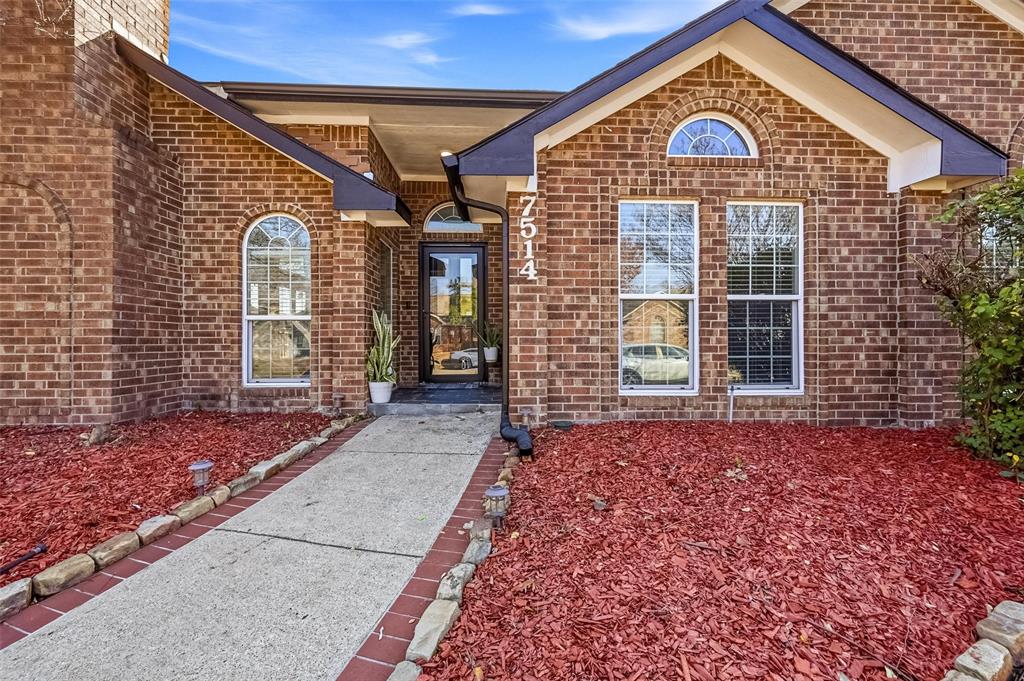 7514 Estates Way Rowlett, TX 75089 - Photo 3 of 31