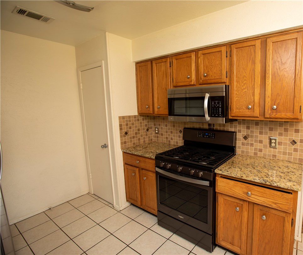 4913 Wing Road Austin, TX 78749 - Photo 6 of 26