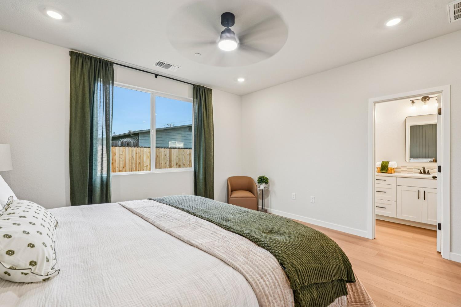 1633 Hansen Ranch Road Olivehurst, CA 95961 - Photo 17 of 32