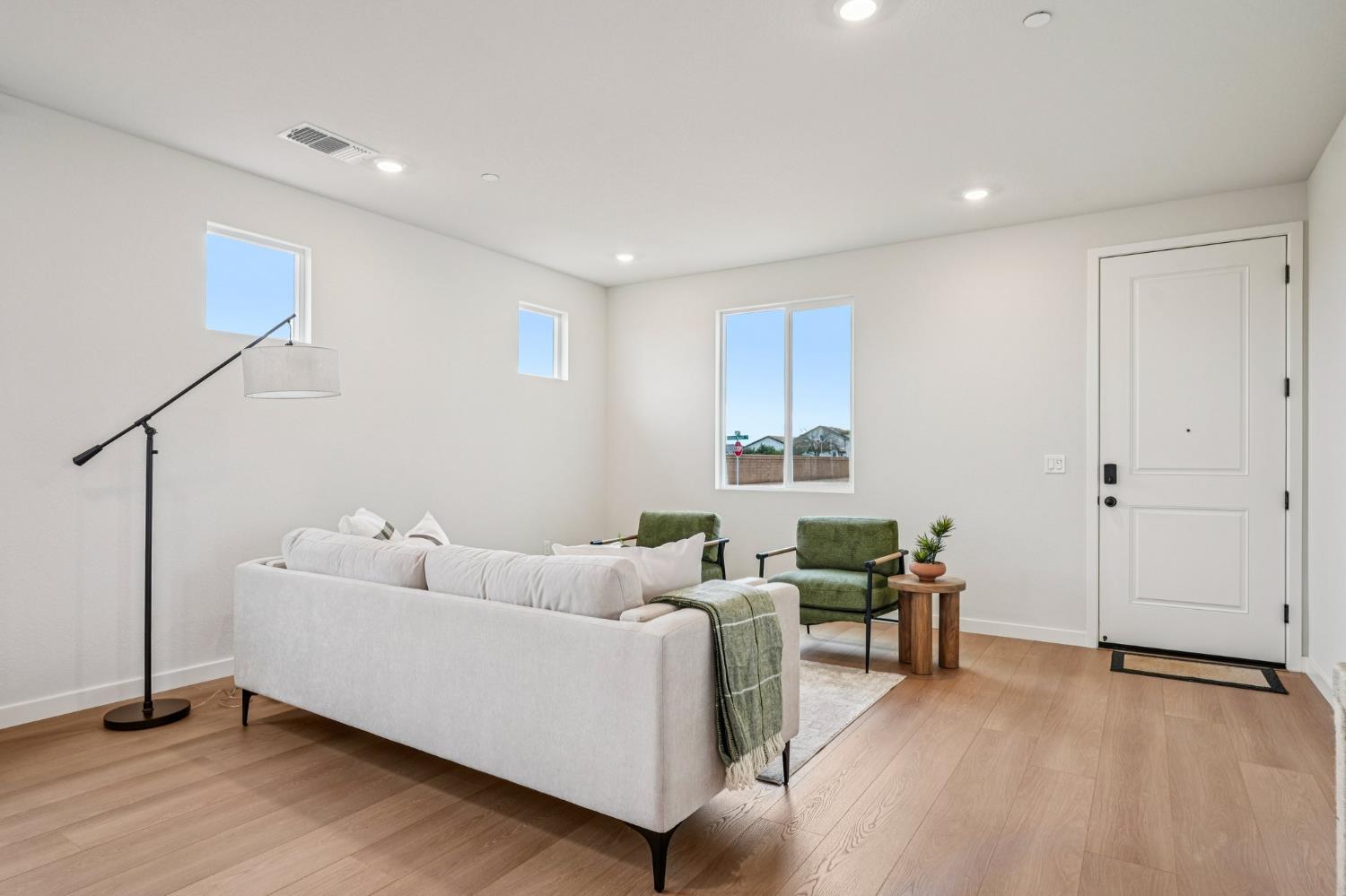 1633 Hansen Ranch Road Olivehurst, CA 95961 - Photo 6 of 32