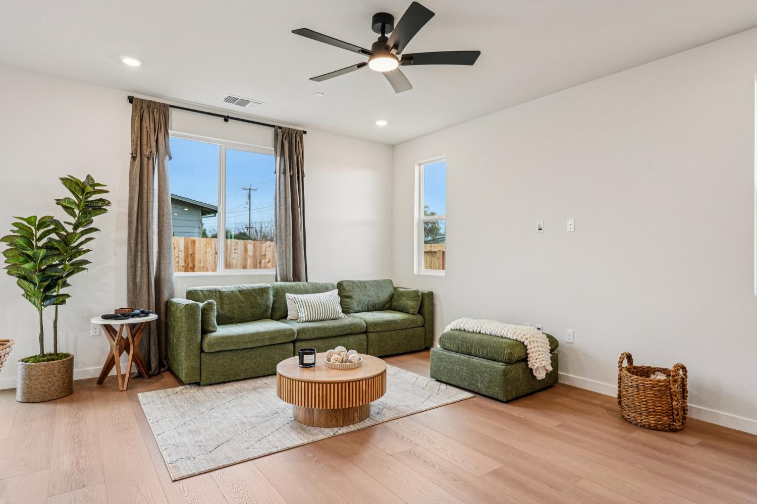 1633 Hansen Ranch Road Olivehurst, CA 95961 - Photo 8 of 34 Image is of model home. Please see agent for colors, options and upgrades specific to this homesite.