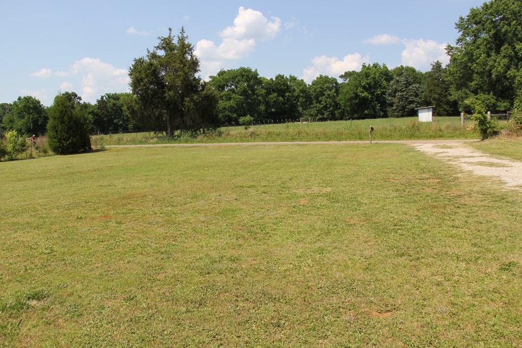 1034 Old Edgefield Road Ninety Six, SC 29666 - Photo 9 of 46 Gallery Image 9